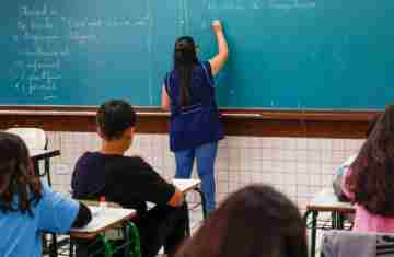 Estado nomeia 917 professores aprovados em concurso para a rede estadual